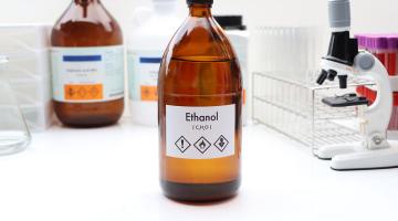 Flasche mit Ethanol